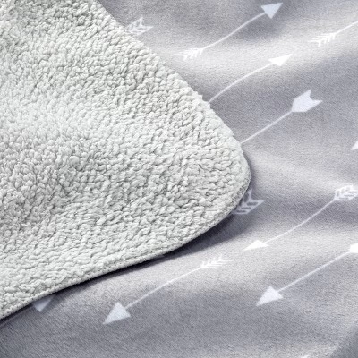 Plush Velboa Baby Blanket Arrows - Cloud Island™ Gray 4 Plush Velboa Baby Blanket Arrows - Cloud Island™ Gray - Image 2